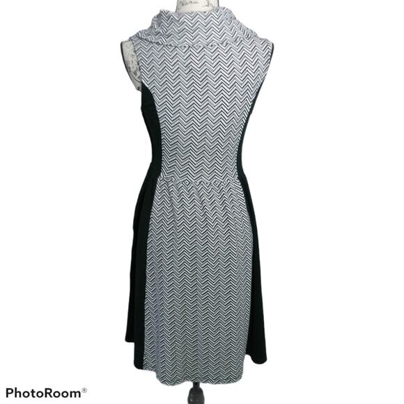 Modcloth Standing at the Edgy Jersey Dress M - Picture 5 of 8